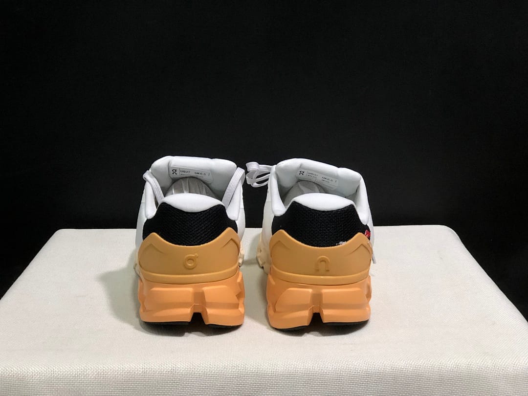 On Cloudflyer 4 (Colorway 8)