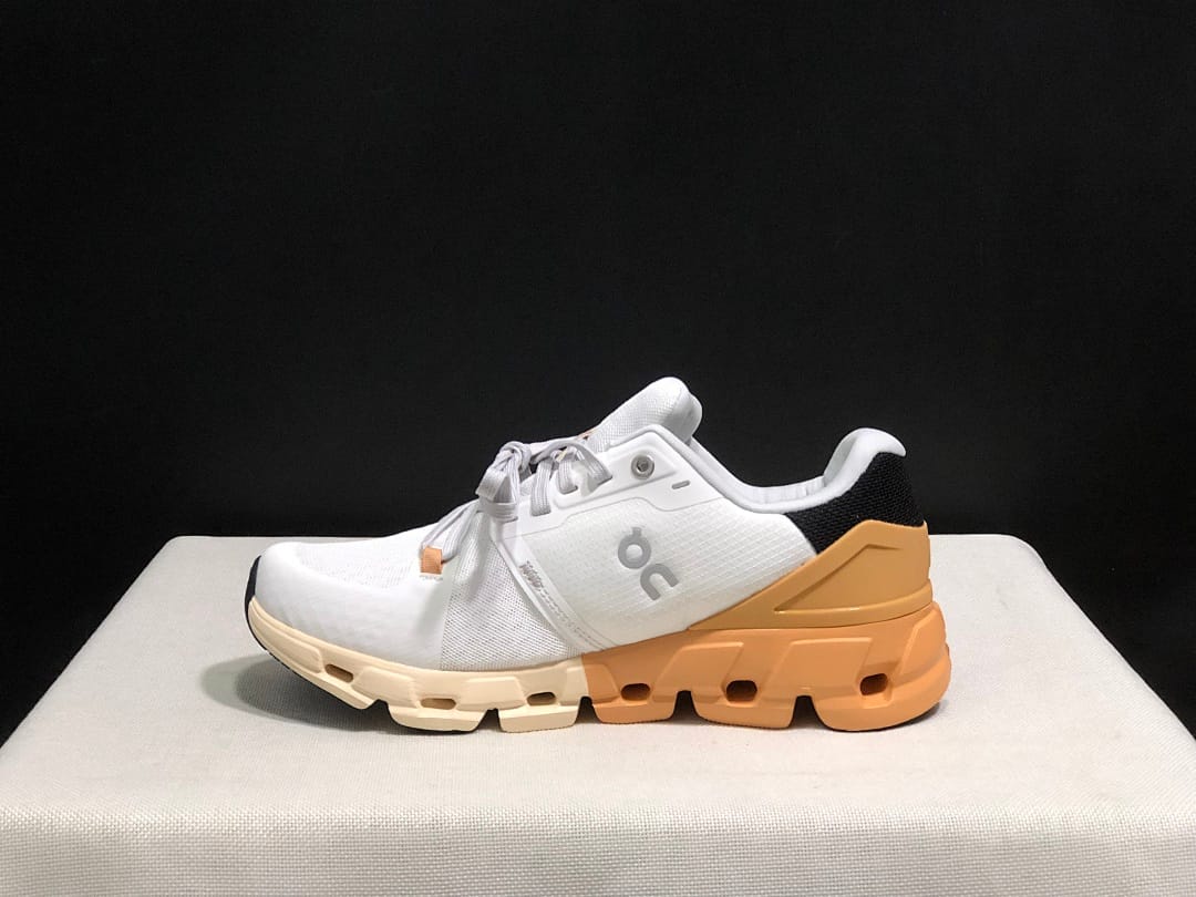 On Cloudflyer 4 (Colorway 8)