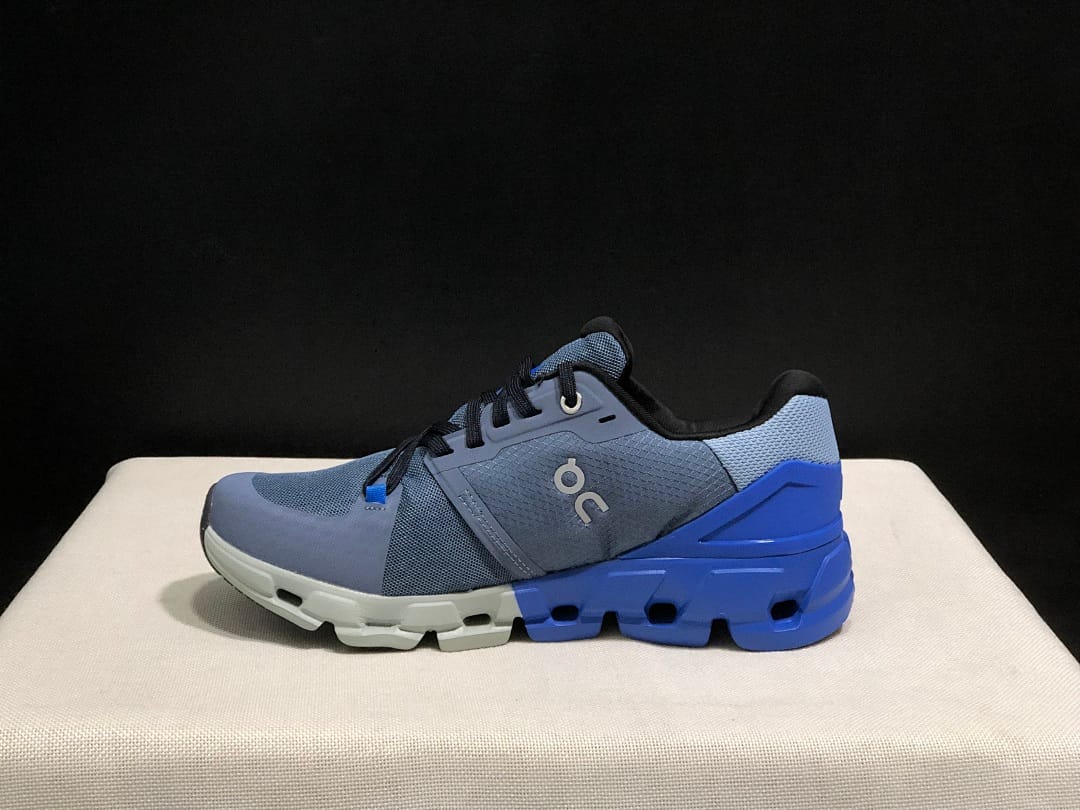 On Cloudflyer 4 (Colorway 5)