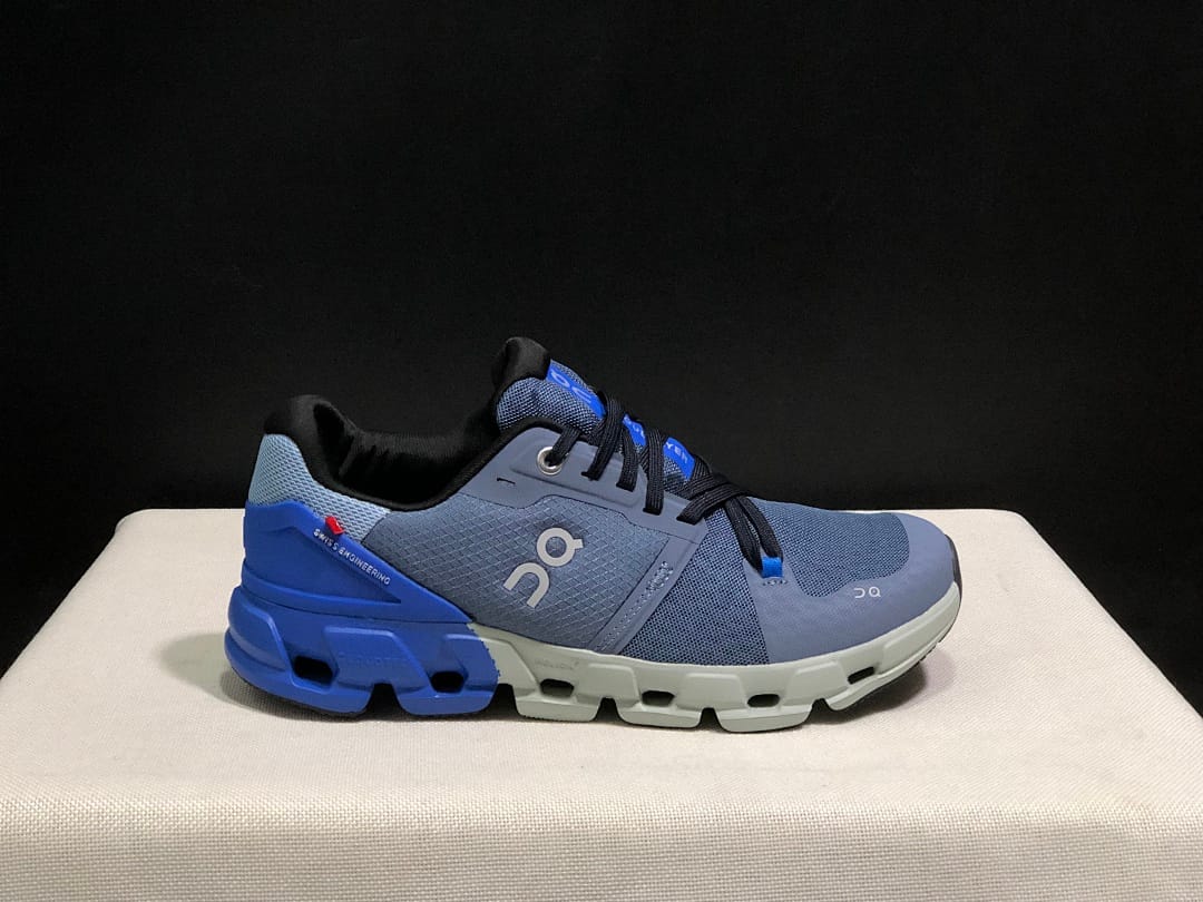 On Cloudflyer 4 (Colorway 5)