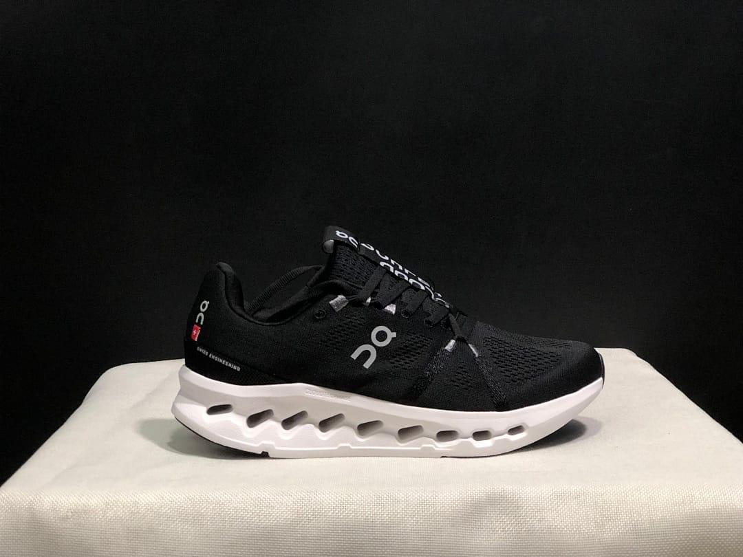 On Cloudsurfer 'Black White'