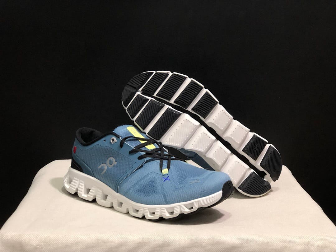 On Cloud X3 Shift 'Grey'