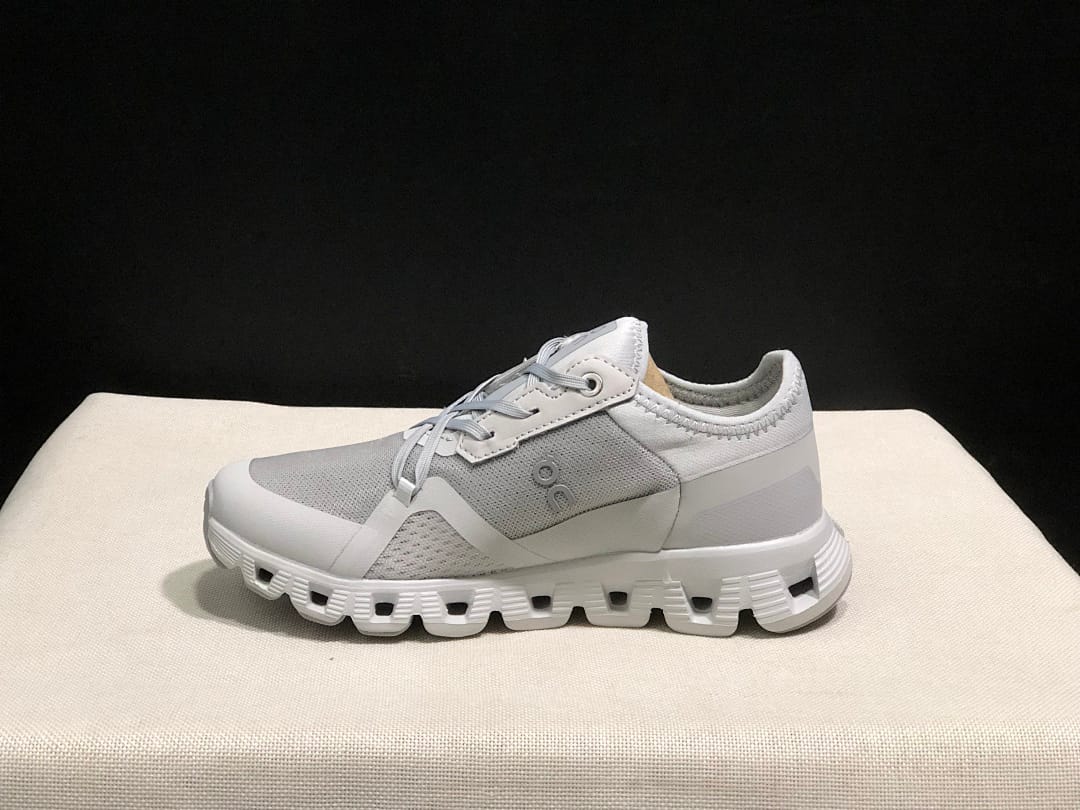 On Cloud X 3 Ad (Colorway 4)