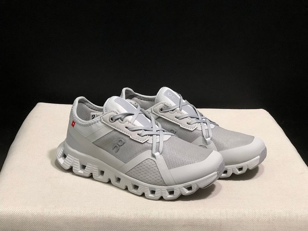 On Cloud X 3 Ad (Colorway 4)