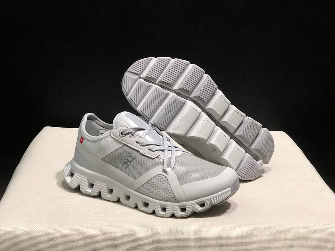 On Cloud X 3 Ad (Colorway 4)
