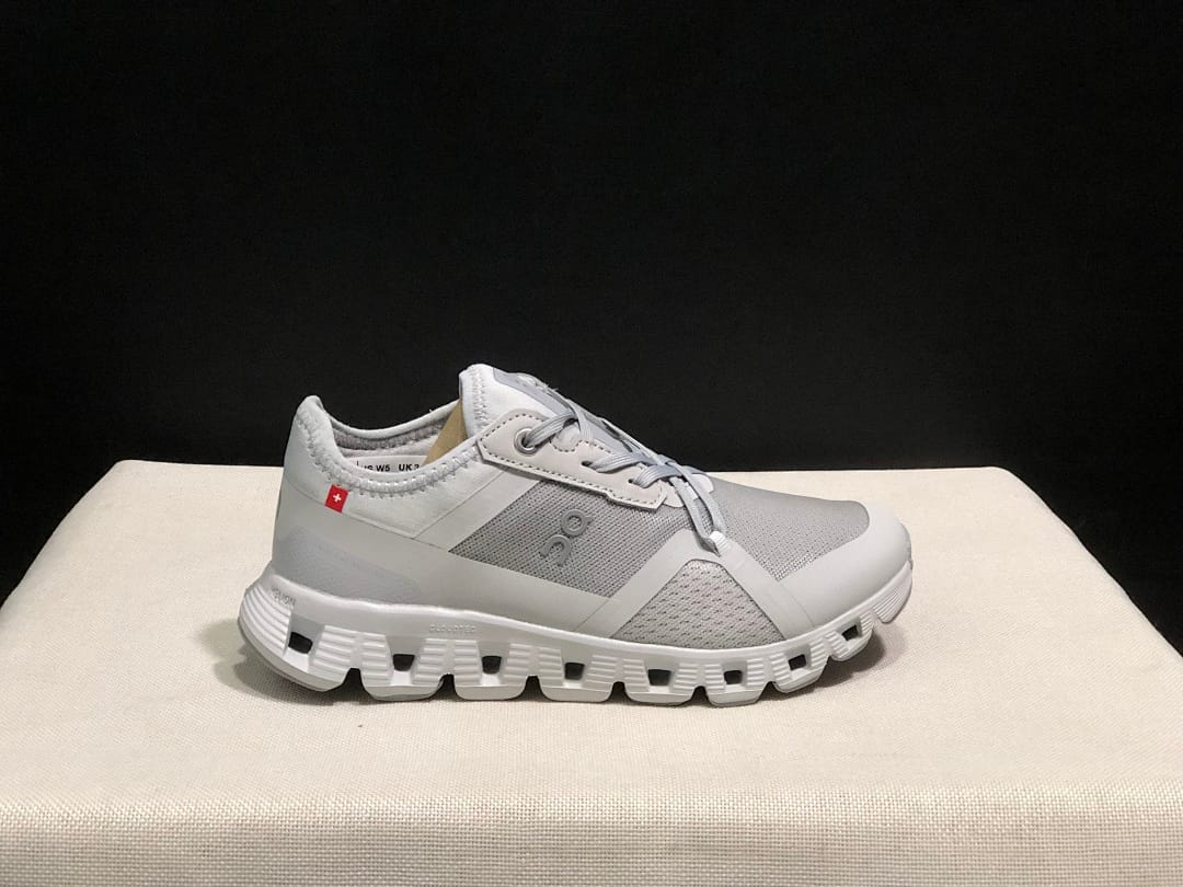On Cloud X 3 Ad (Colorway 4)