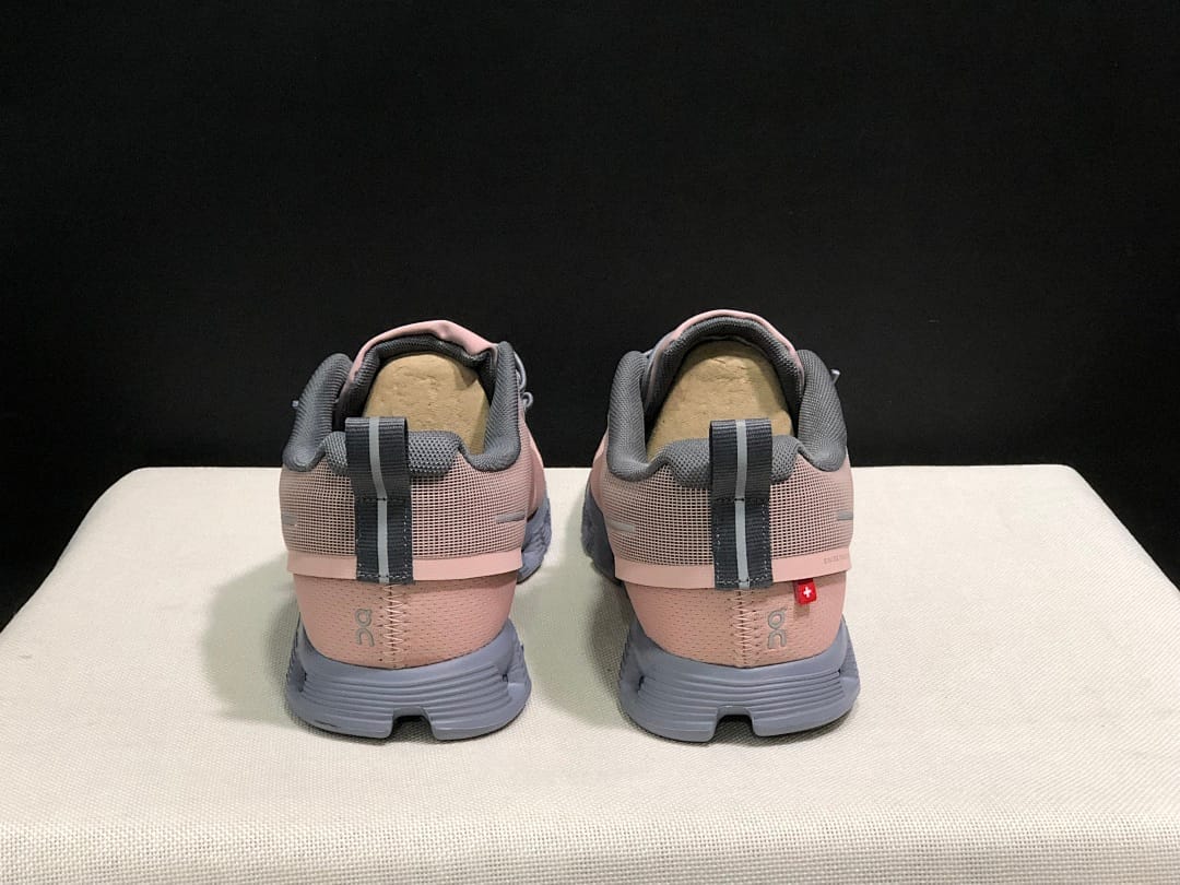 On Cloud 5 (Colorway 42)