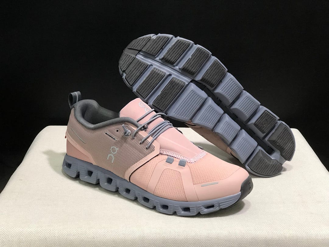 On Cloud 5 (Colorway 42)