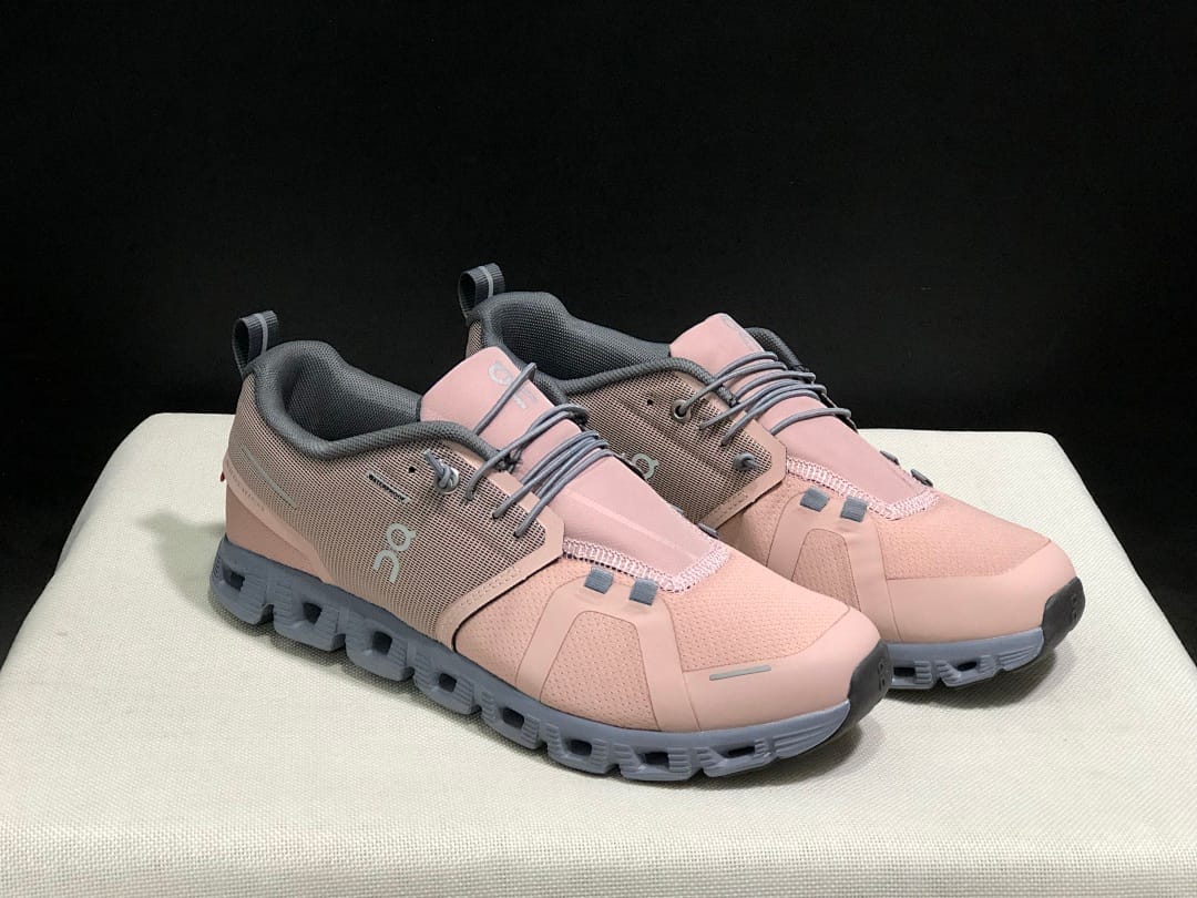On Cloud 5 (Colorway 42)