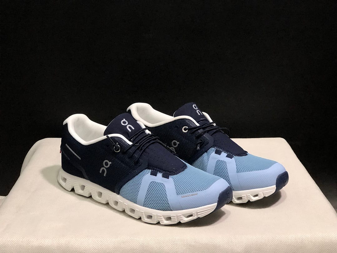 On Cloud 5 (Colorway 31)