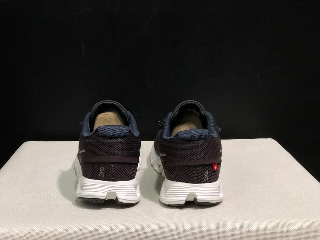 On Cloud 5 (Colorway 12)