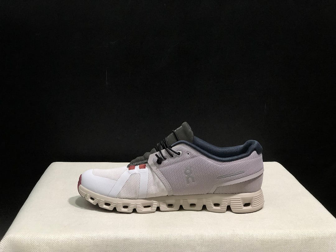 On Cloud 5 (Colorway 11)