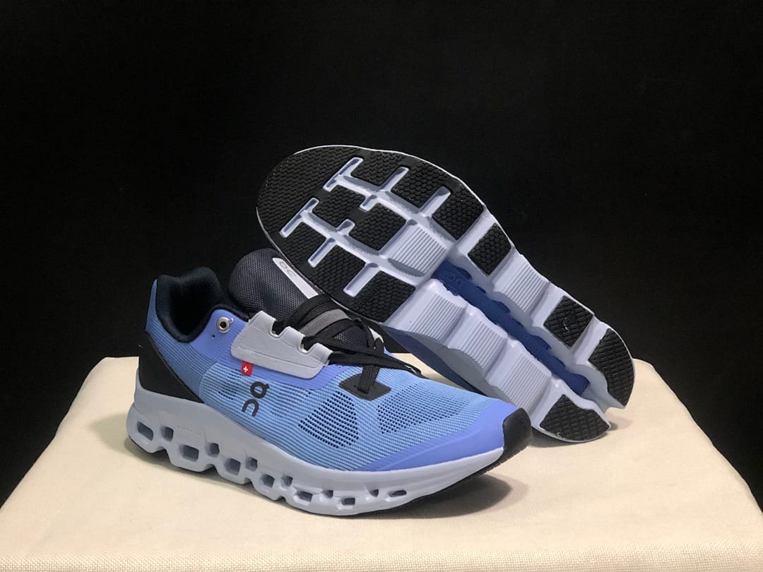 On Cloudstratus 2 (Colorway 8)