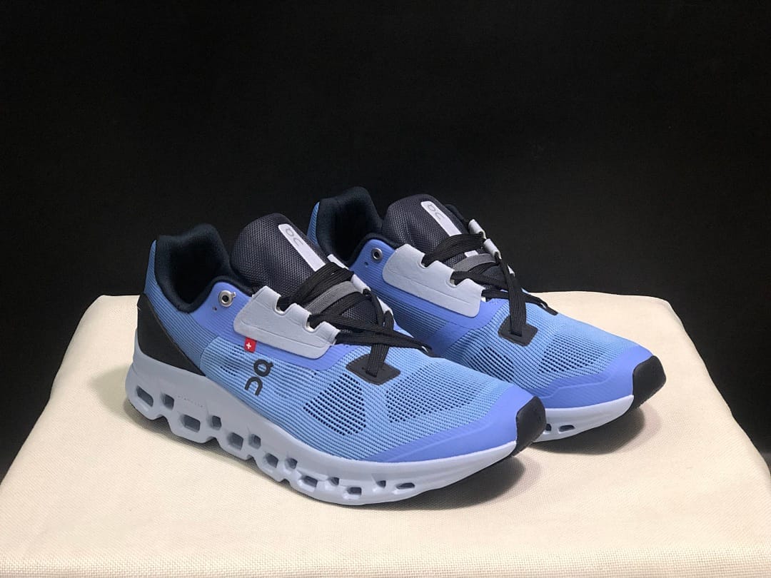 On Cloudstratus 2 (Colorway 8)