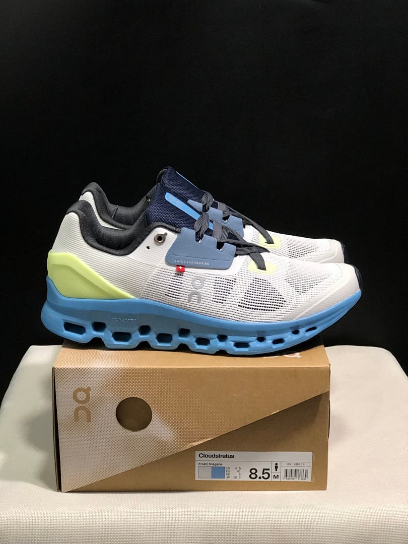 On Cloudstratus 2 (Colorway 5)