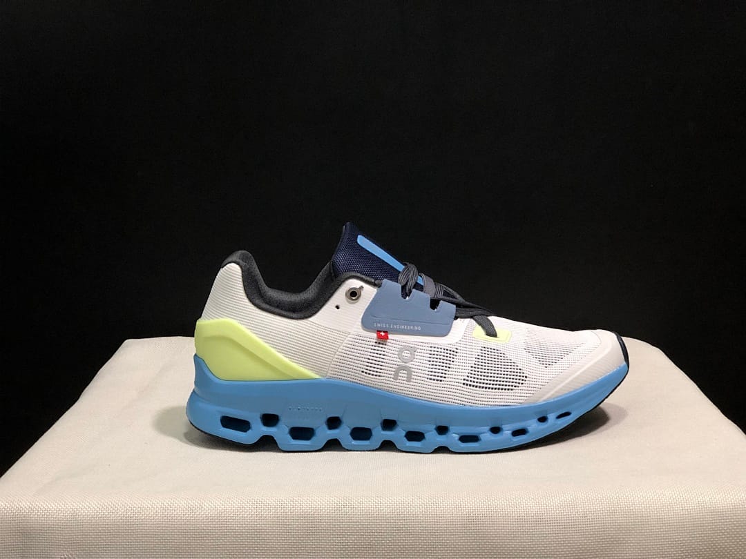 On Cloudstratus 2 (Colorway 5)