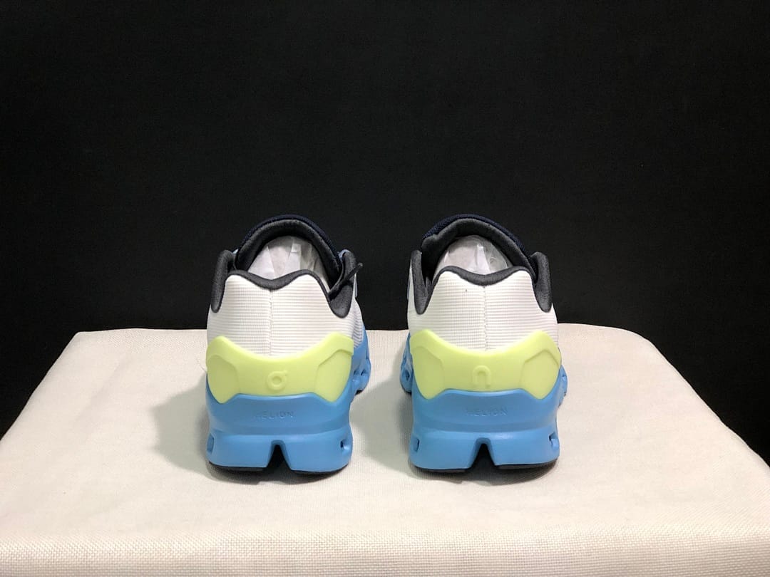 On Cloudstratus 2 (Colorway 5)