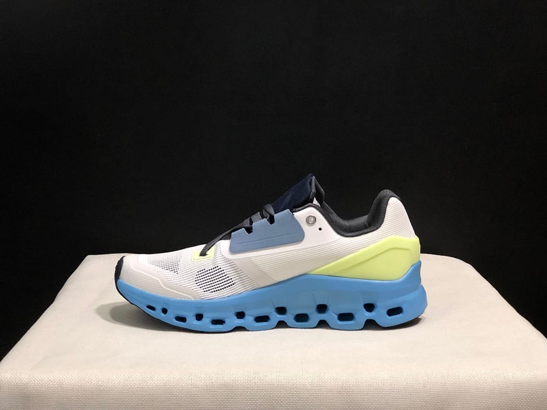 On Cloudstratus 2 (Colorway 5)
