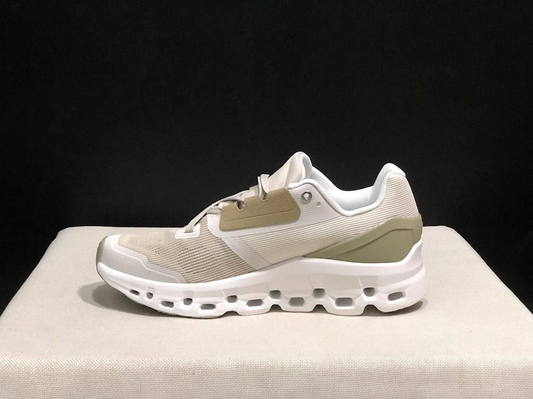 On Cloudstratus 2 (Colorway 2)