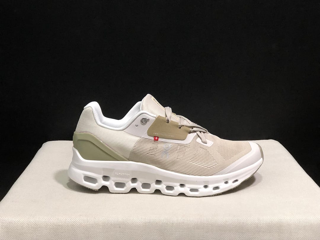 On Cloudstratus 2 (Colorway 2)