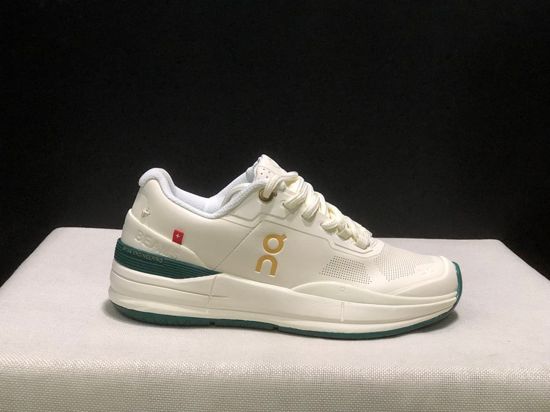 On The Roger Pro 'Off White'