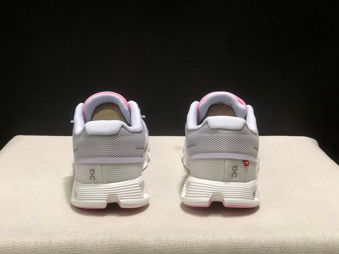 On Cloud 5 (Colorway 5)