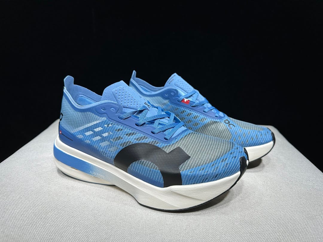 On Cloudspike Amplius 'Blue'