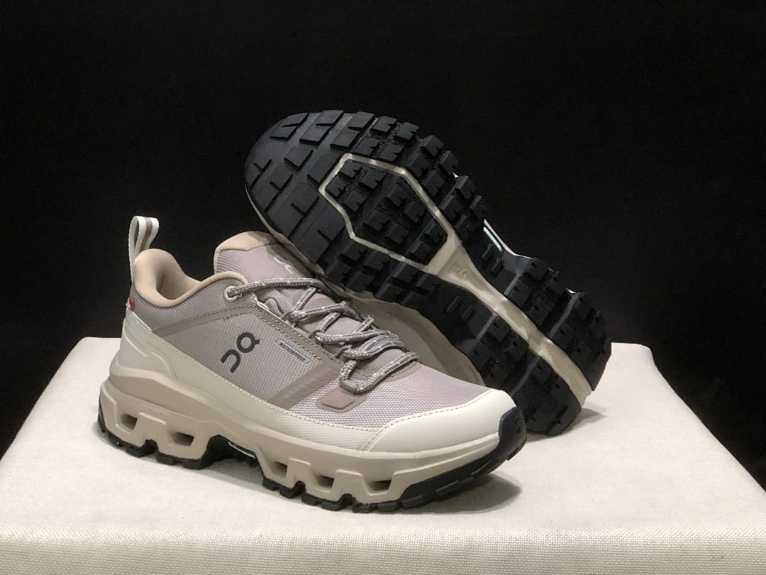 On Cloudrock Low WP (Colorway 21)