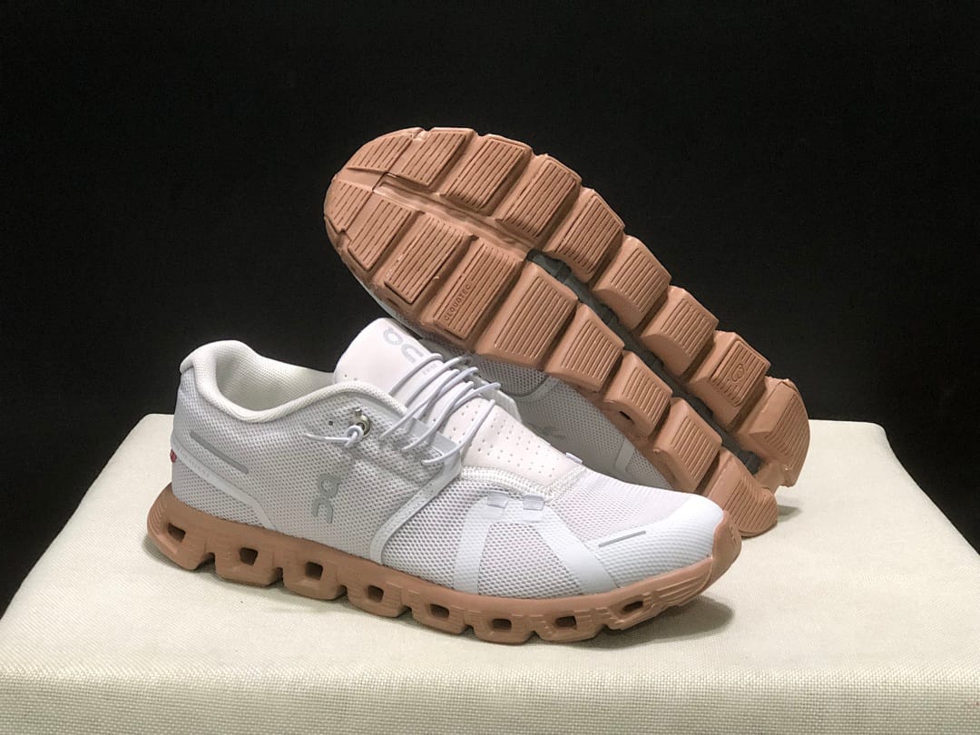 On Cloud 5 (Colorway 3)