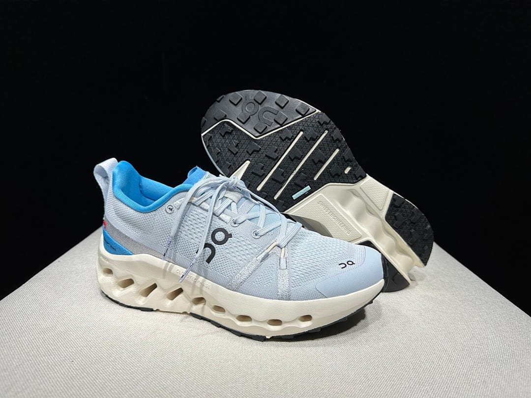 On Cloudsurfer Trail (Colorway 4)