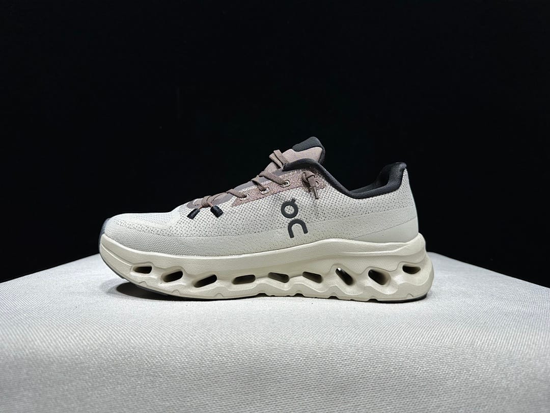 On Cloudtilt Spring (Colorway 11)