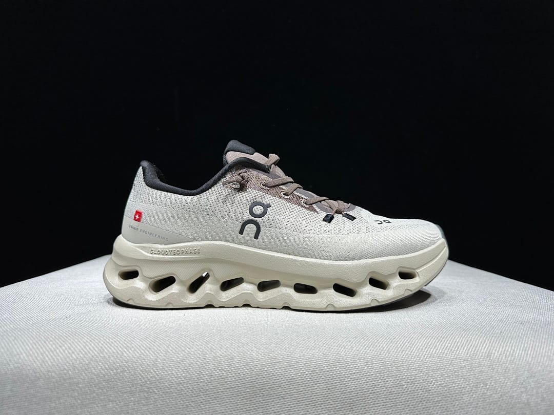 On Cloudtilt Spring (Colorway 11)