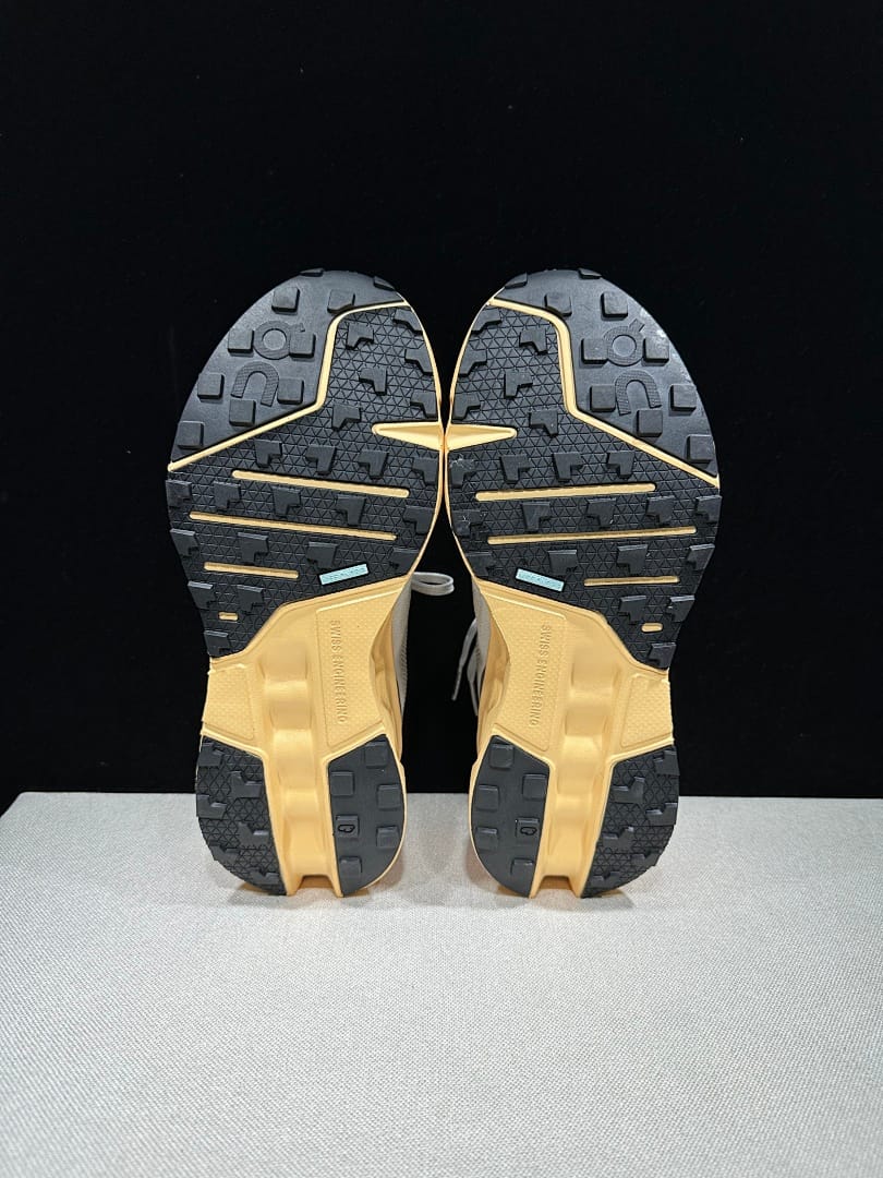 On Cloudsurfer Trail 'Gold'