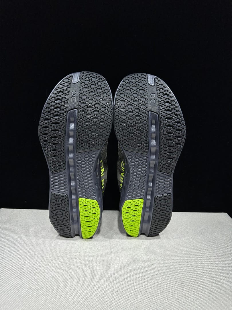 On Cloudsurfer Next (Colorway 4)