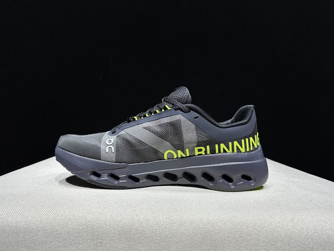 On Cloudsurfer Next (Colorway 4)