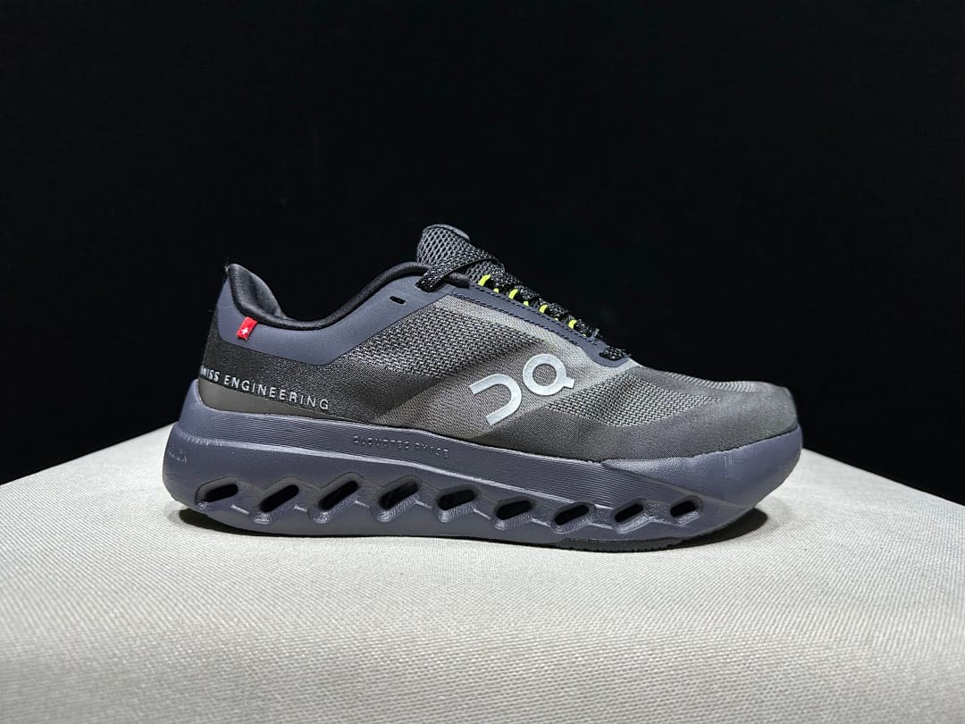 On Cloudsurfer Next (Colorway 4)