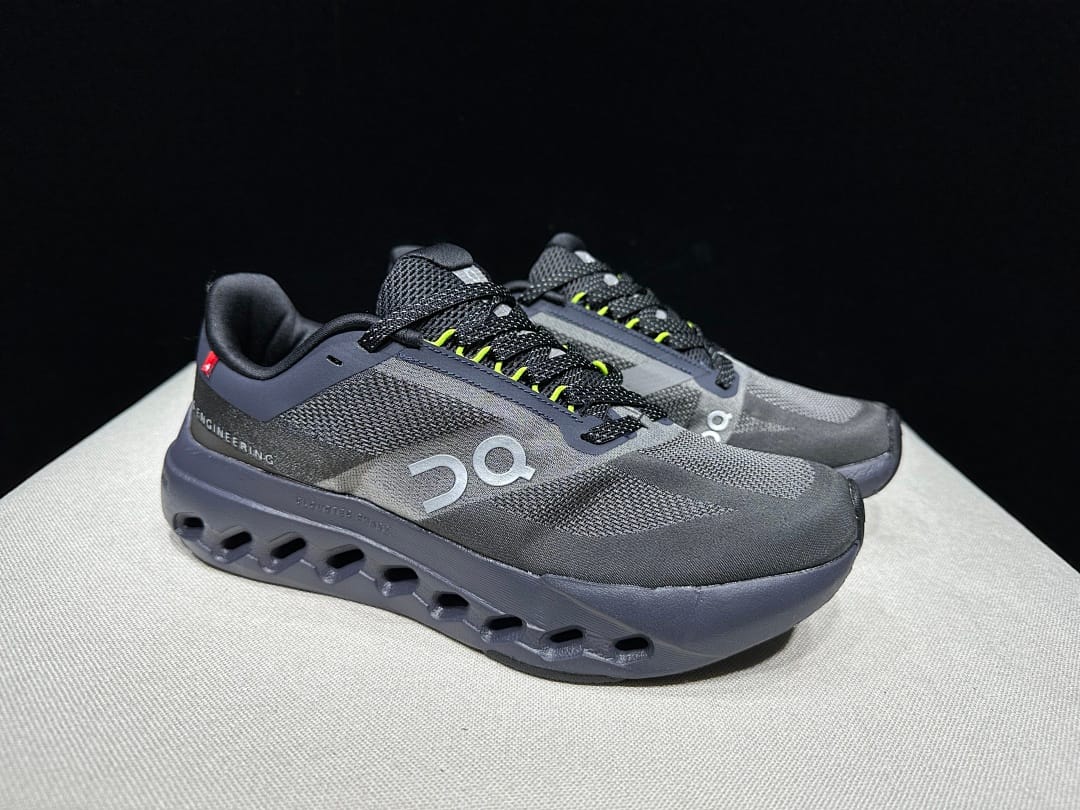 On Cloudsurfer Next (Colorway 4)