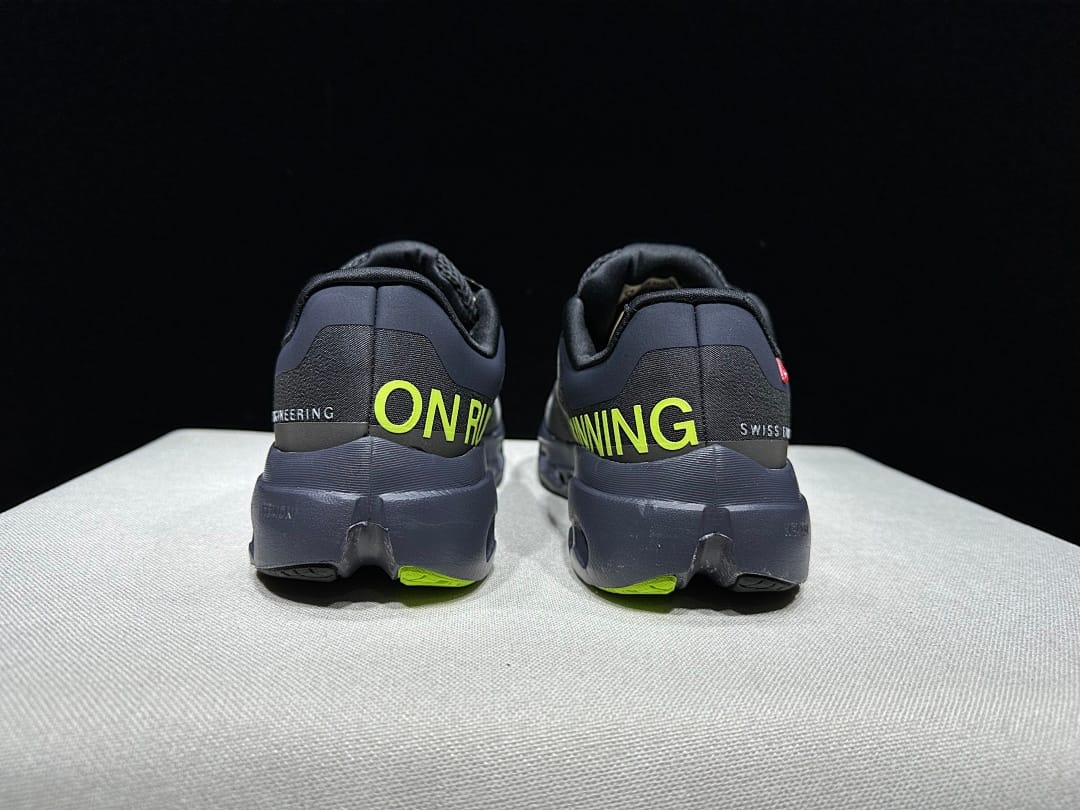 On Cloudsurfer Next (Colorway 4)
