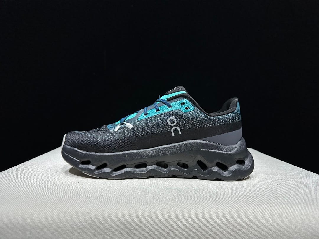 On Cloudtilt Spring (Colorway 10)