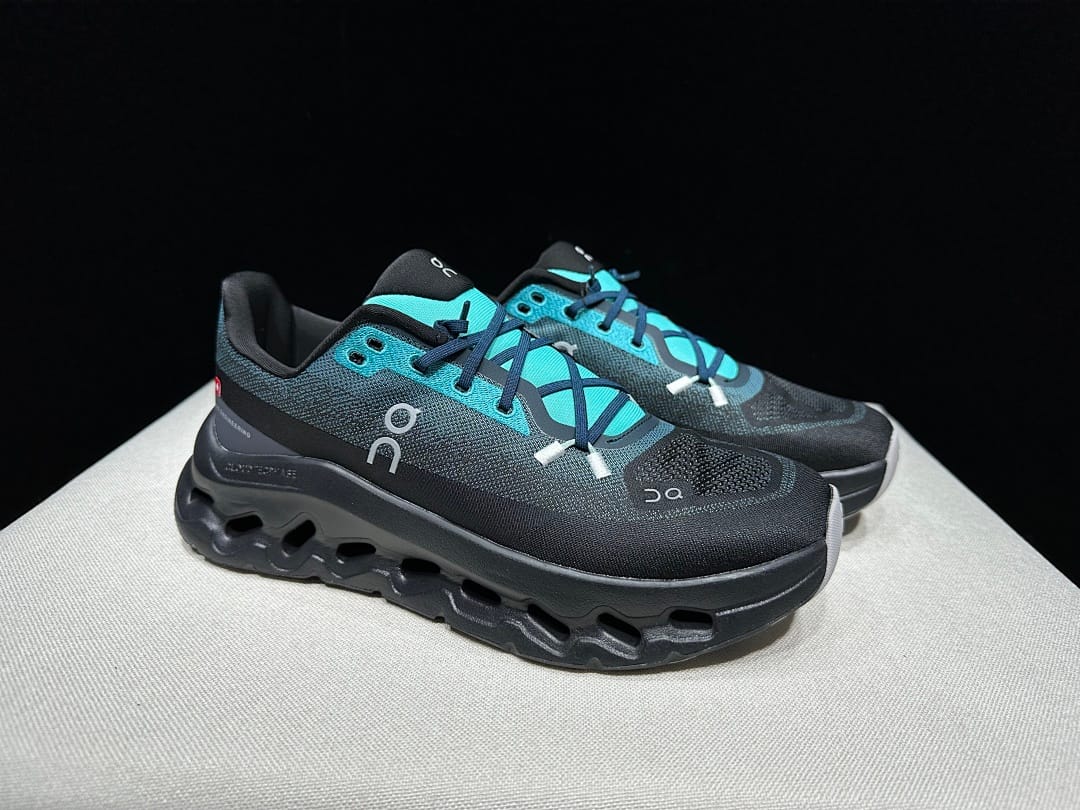 On Cloudtilt Spring (Colorway 10)