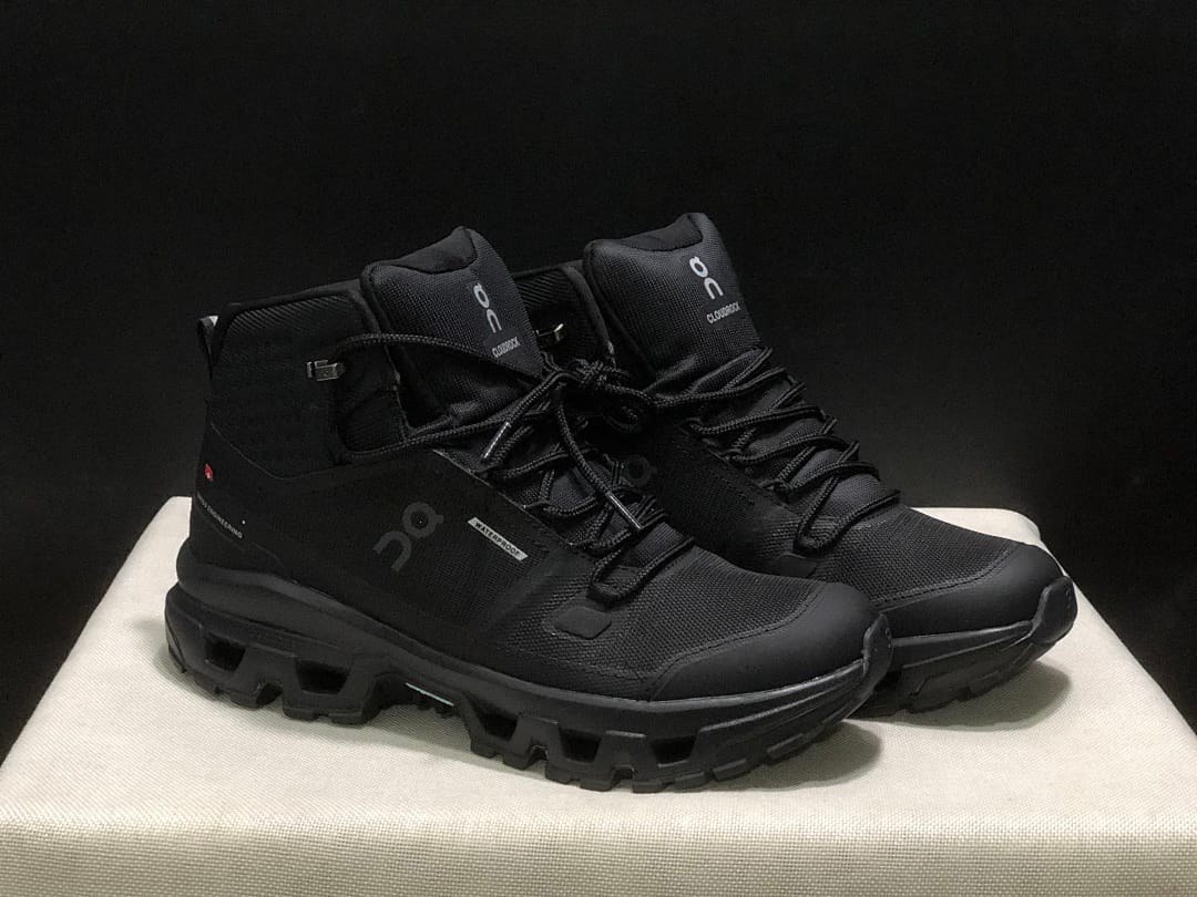 On Cloudrock Low WP (Colorway 15)