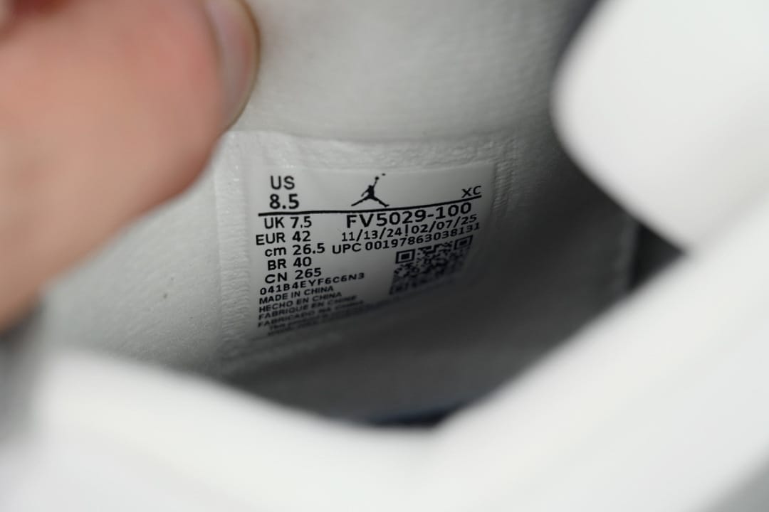 Air Jordan 4 Retro OG White Cement (Colorway 4)