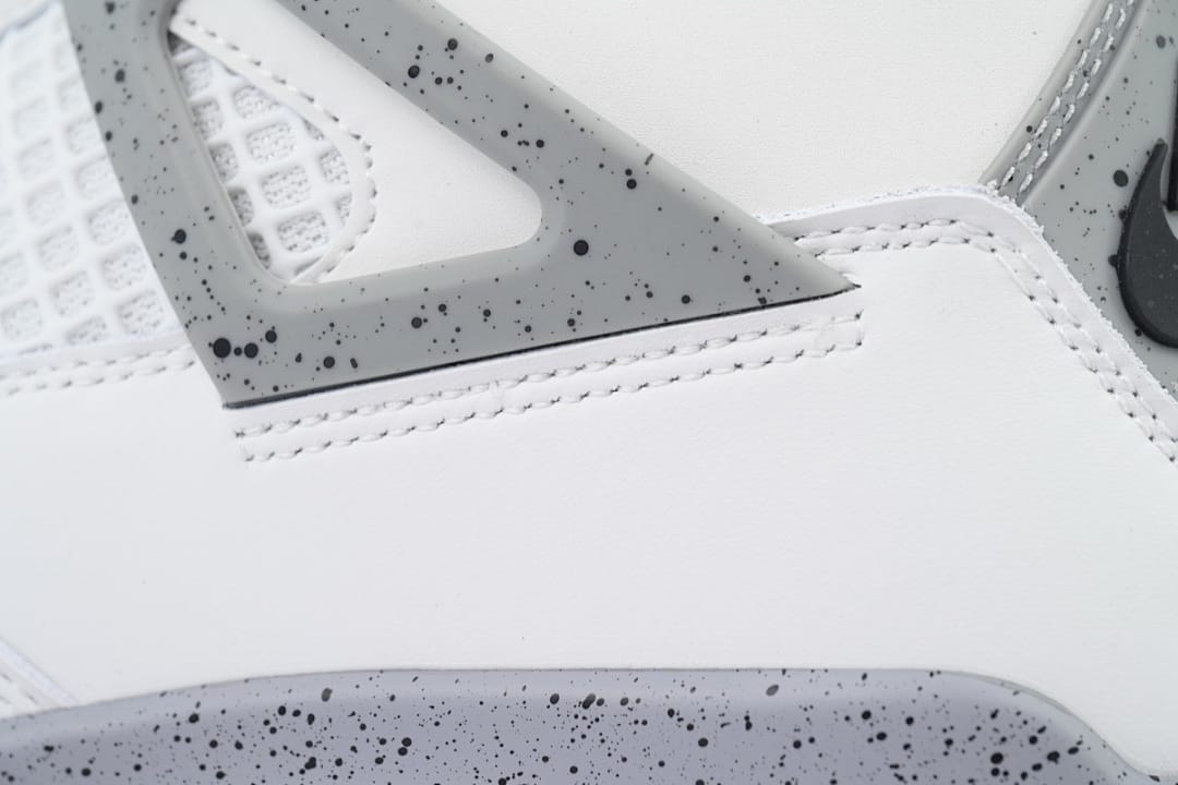 Air Jordan 4 Retro OG White Cement (Colorway 4)