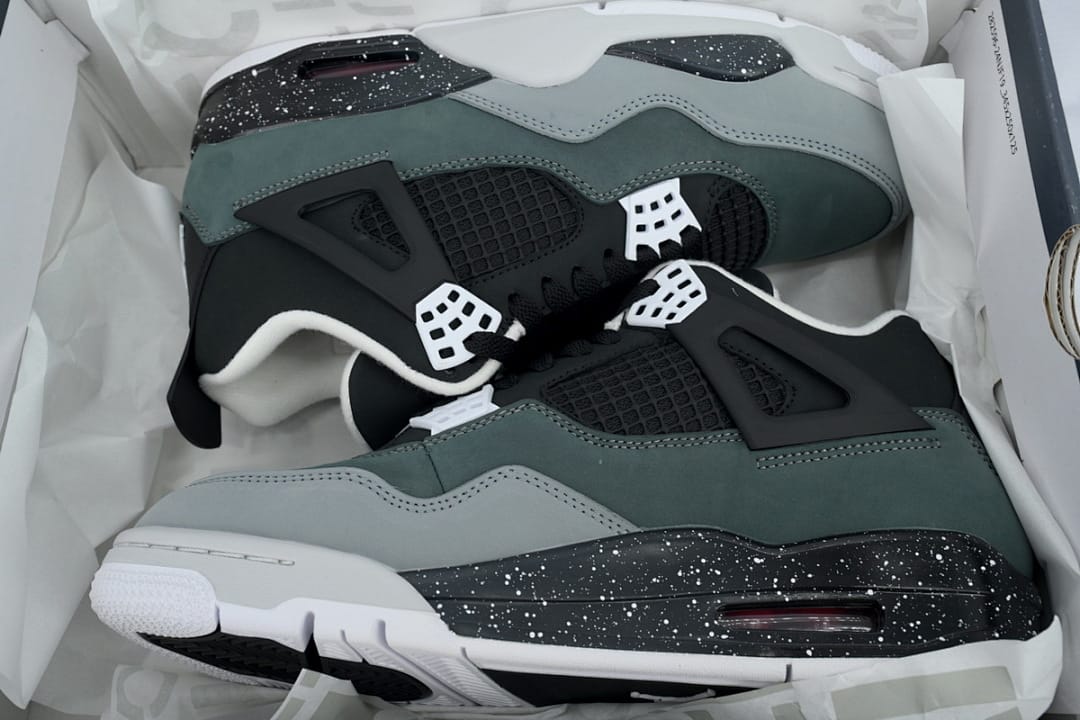 Air Jordan 4 Retro Fear (Colorway 4)