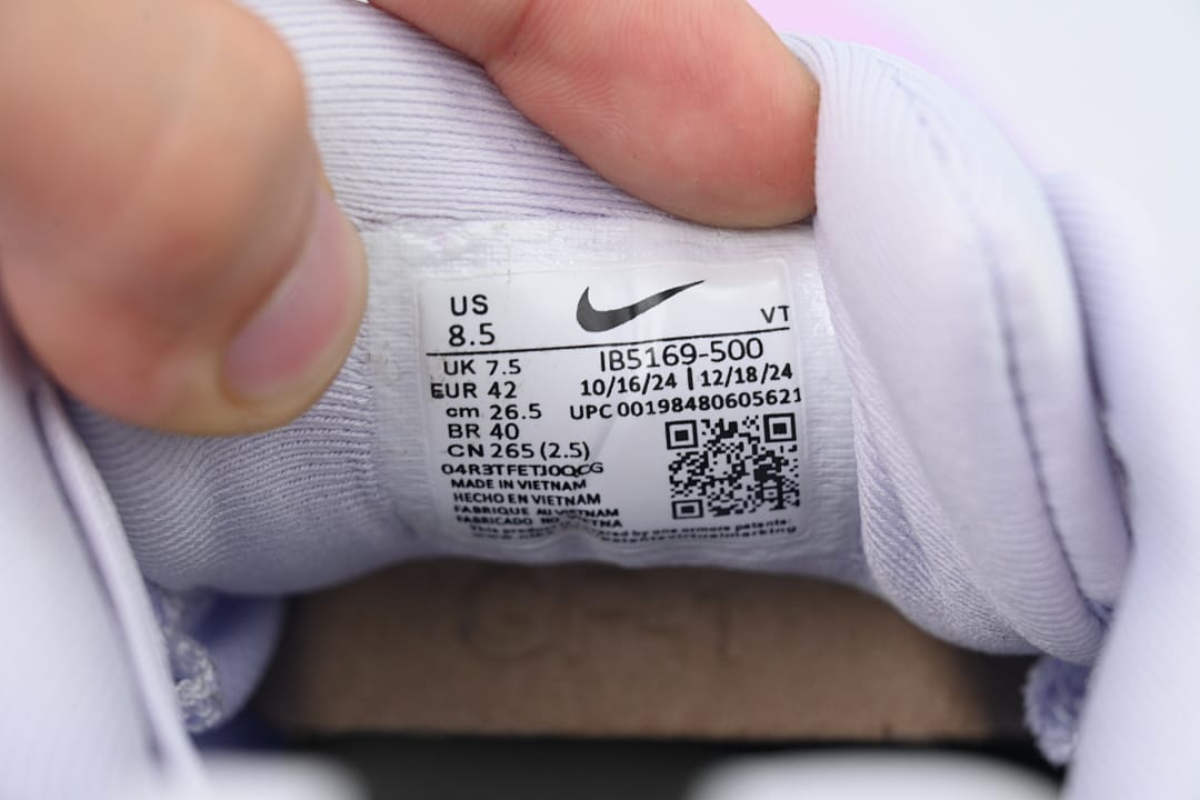 Nike Zoom Vomero 18 AA Edition Mood Ring Pack