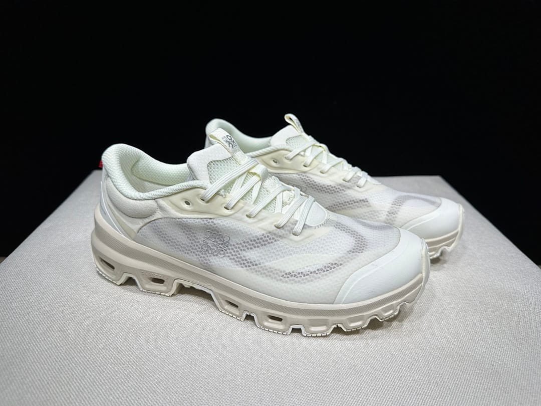 On × LOEWE Cloudventure 2.0 'Beige'