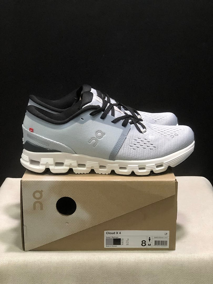 On Cloud X4 (Colorway 11)