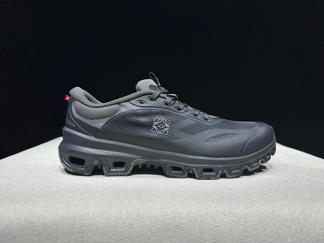 On × LOEWE Cloudventure 2.0 'Triple Black'