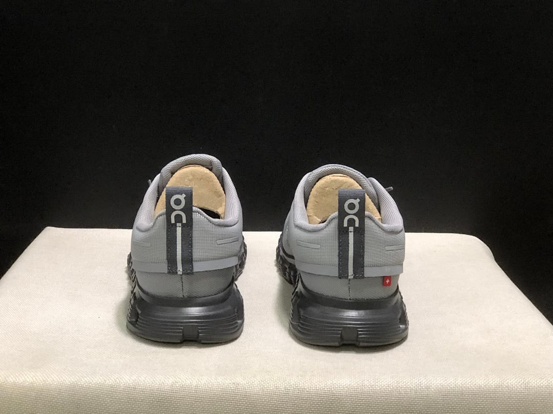 On Cloud 6 (Colorway 12)