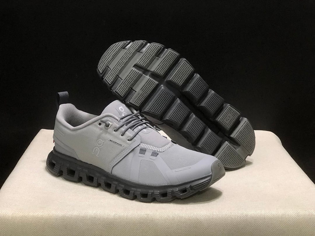 On Cloud 6 (Colorway 12)